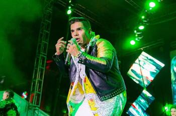 “Dios nos dio una segunda oportunidad"; Emir Pabón reaparece en silla de ruedas tras el accidente