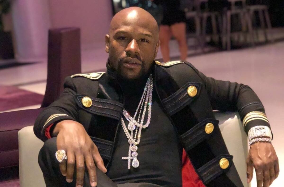 Video: Floyd Mayweather Jr. tuvo una reprobable actitud con un aficionado