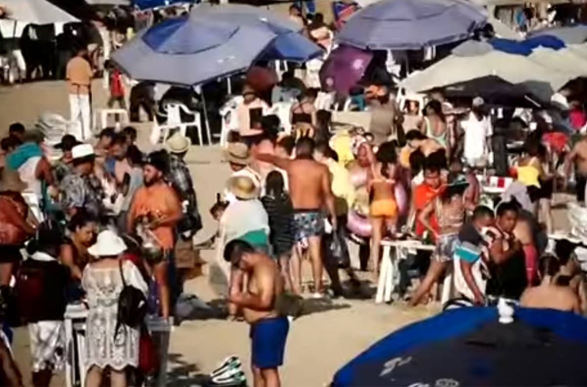 ¿Peligroso? Turistas abarrotaron playas durante puente vacacional