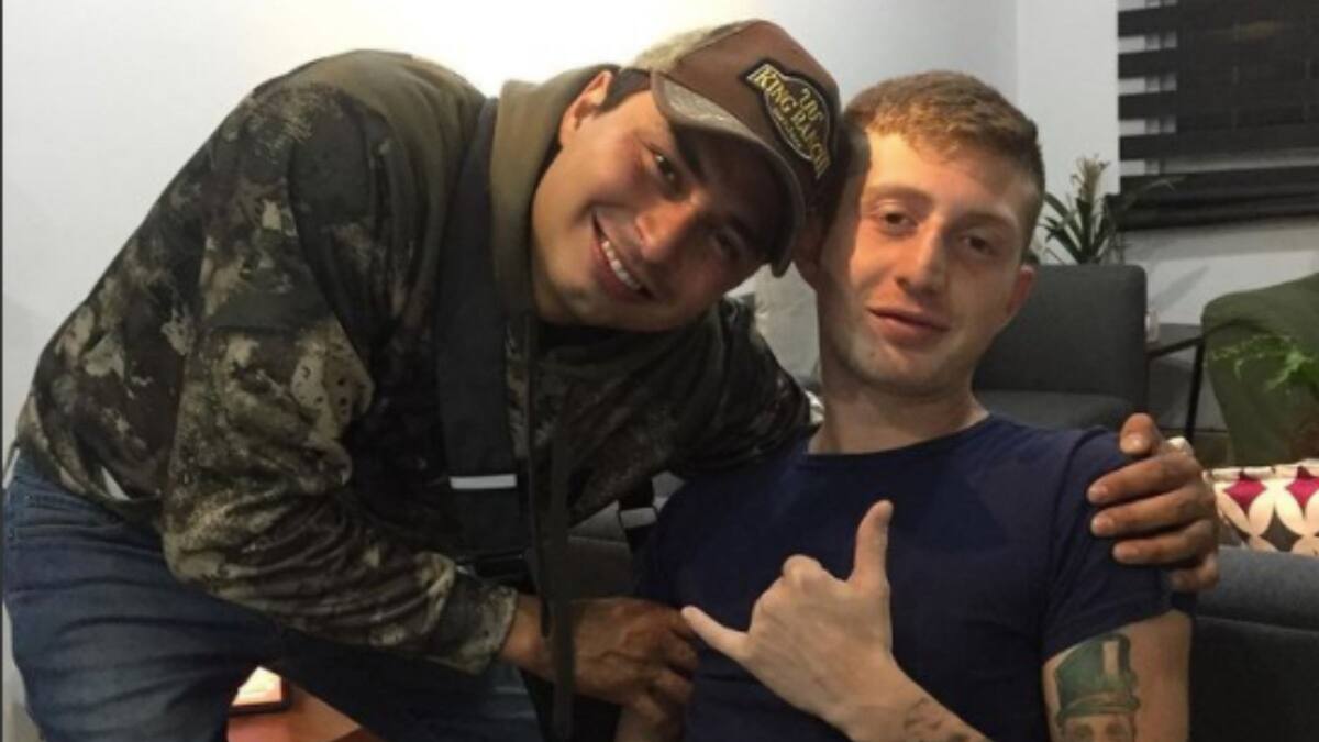 Mejor amigo de Octavio Ocaña se tatúa el nombre del actor en el antebrazo