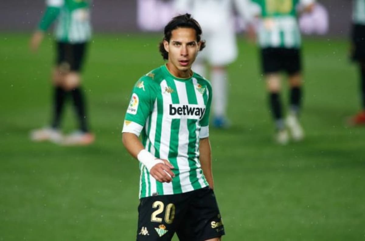 Real Betis definió continuidad del mexicano Diego Lainez en La Liga