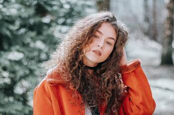 Consejos de belleza: 3 formas naturales de cuidar el cabello rizado