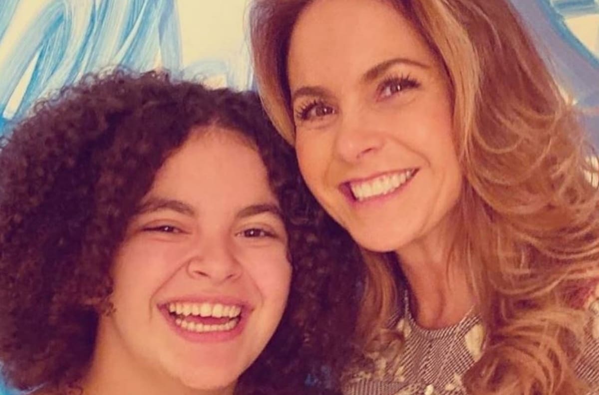 Lucerito Mijares opaca con su belleza a su mamá Lucero en la fiesta de cumpleaños de su abuela