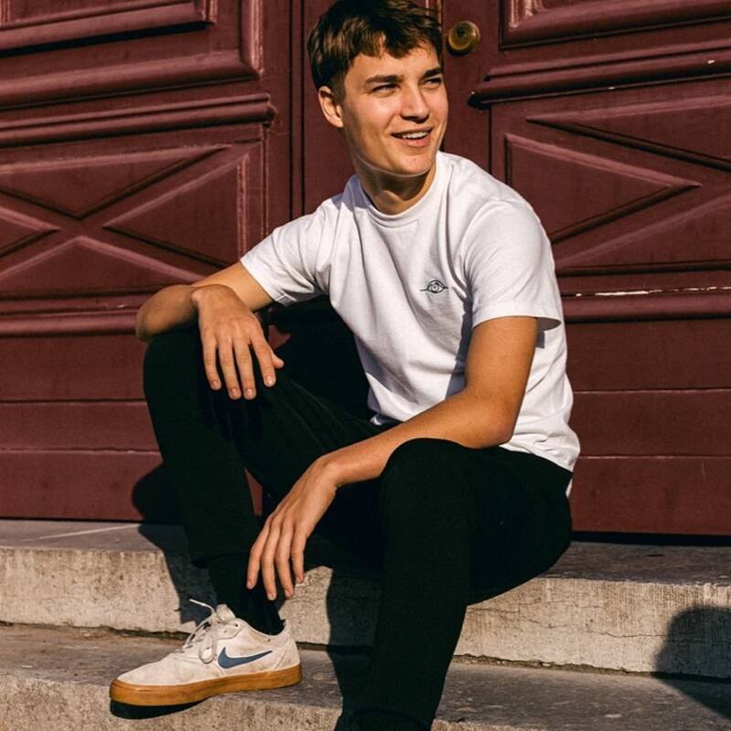 es Alexander Vandae en "Mar de Fondo"