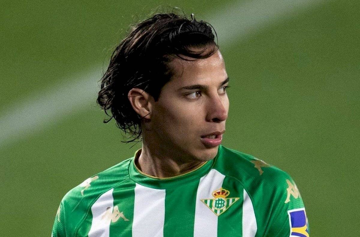 Pellegrini contempla darle más minutos a Diego Lainez: “le viene bien jugar”