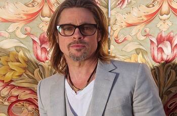 Preocupa la salud de Brad Pitt. salió de un hospital en silla de ruedas