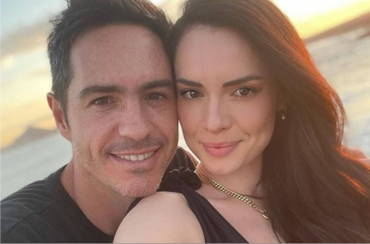 Mauricio Ochmann grita su amor por su novia Paulina Burrola en romántico mensaje