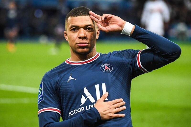 Kylian Mbappé es objeto del deseo del Real Madrid y Liverpool. (EFE)
