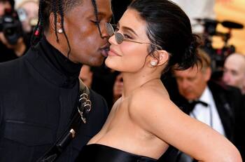 A pesar de celebrar juntos el cumpleaños del rapero: Kylie Jenner y Travis Scott no han vuelto a ser novios