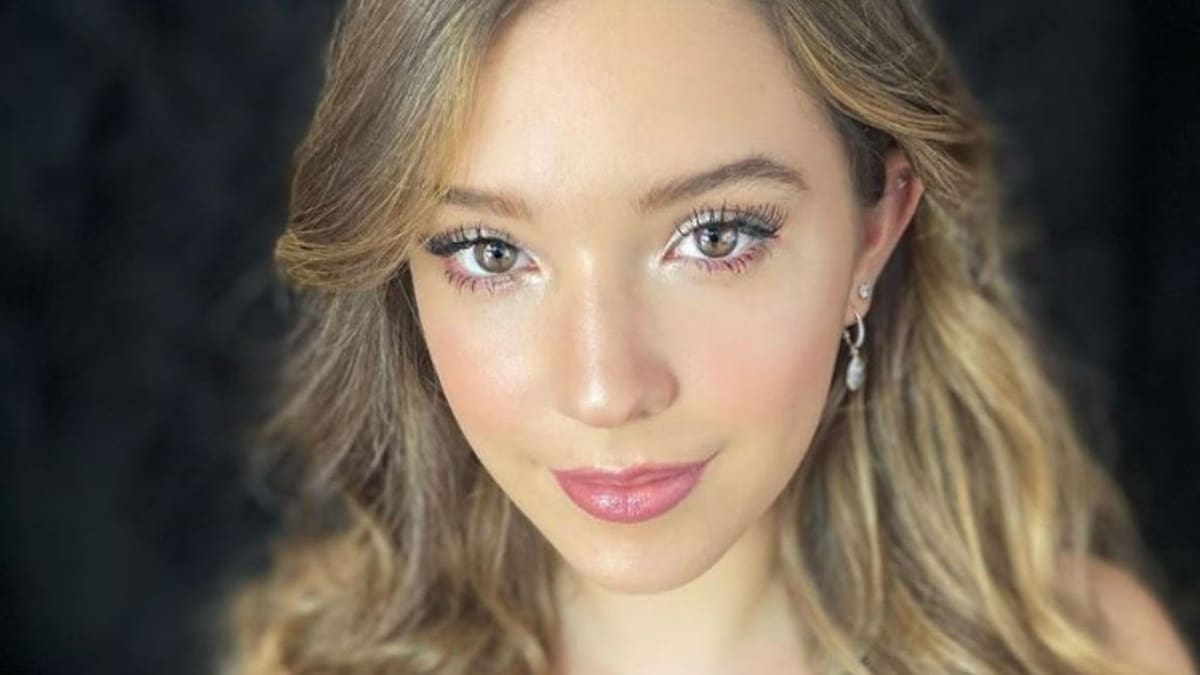 Mía Rubín, hija de Andrea Legarreta, se muestra muy enamorada de su novio, Tarik Othón