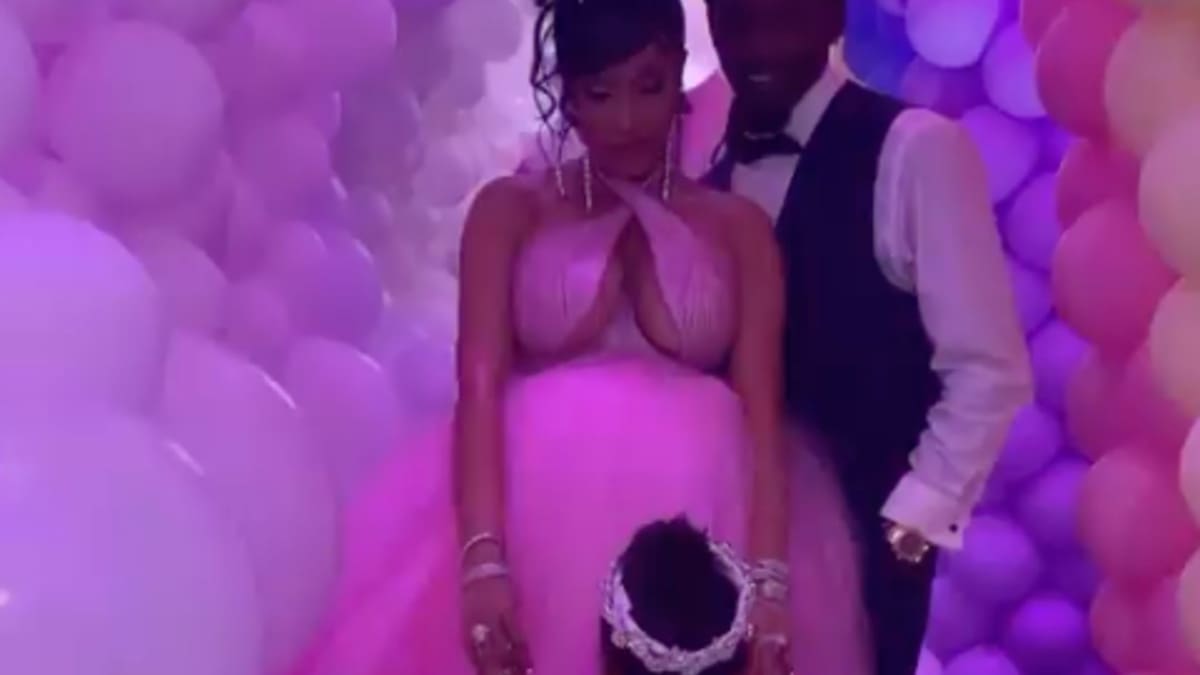 Cardi B y Offset celebran los 3 años de Kulture como en cuento de hadas