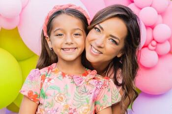 Hija de Adamari Lopez ahora la abandona para irse con su papá, Toni Costa