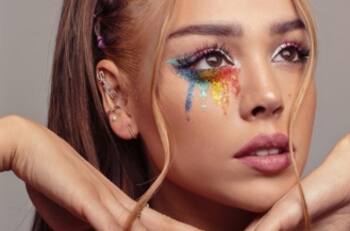 Danna Paola enloquece a las redes con su nueva foto de portada... muy "fitness"