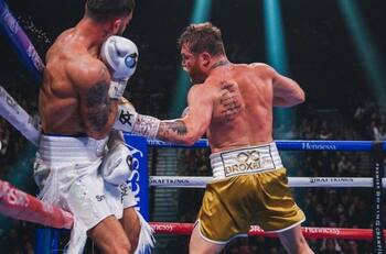 Video: Esto se dijeron Canelo Álvarez y Caleb Plant durante su pelea