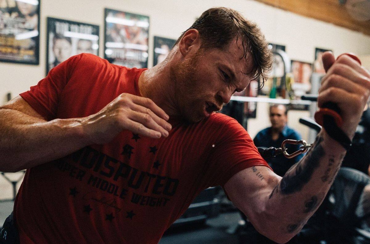Padre de David Benavides asegura que el Canelo Álvarez es un cobarde por esta razón
