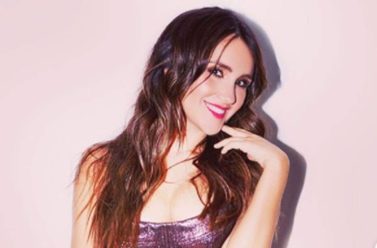 Dulce María publica foto con toda su familia y los comparan con los Derbez