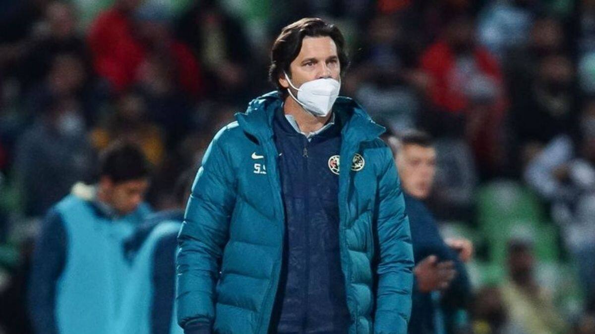 "No pudo con la presión": Hinchas del América estallaron contra Santiago Solari y exigen su salida