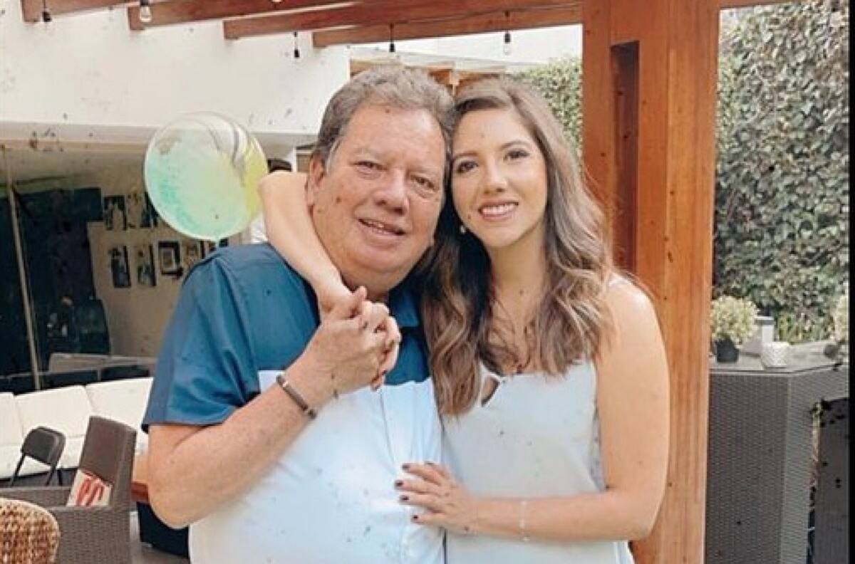 Hija de Jorge Múñiz presume anillo de compromiso
