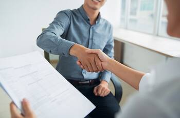 Las 10 carreras con los peores sueldos de México