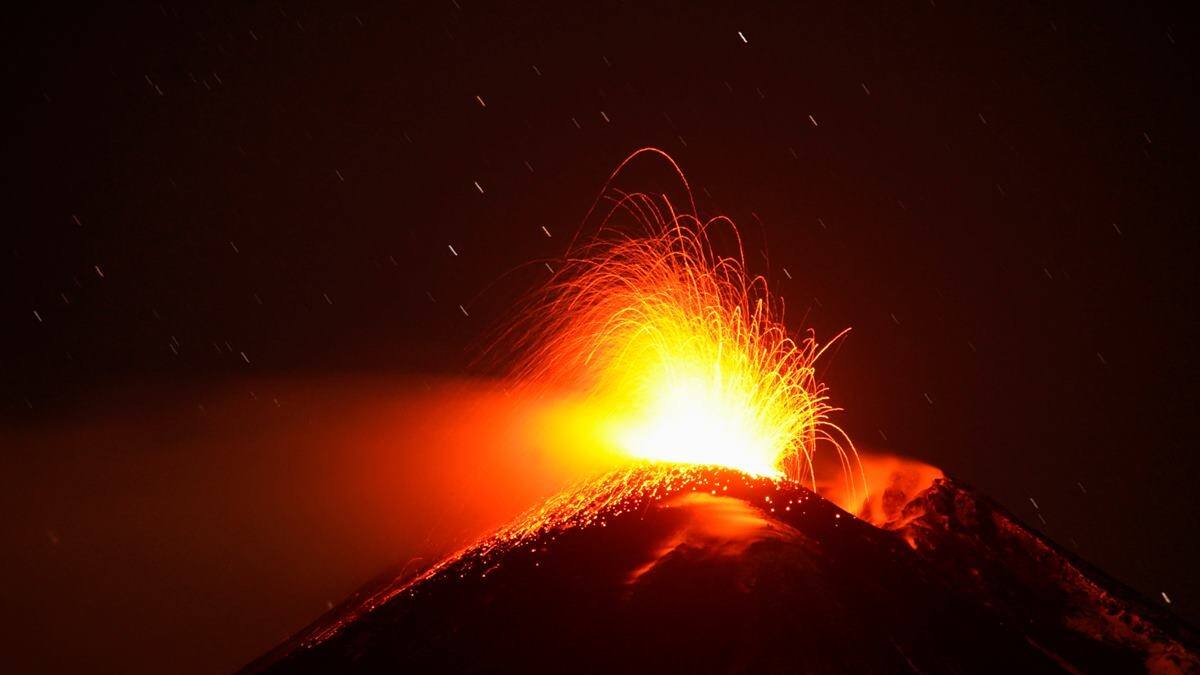 ¡Impresionante! Volcán "Etna" entra de nuevo en erupción en Italia; cierran aeropuerto