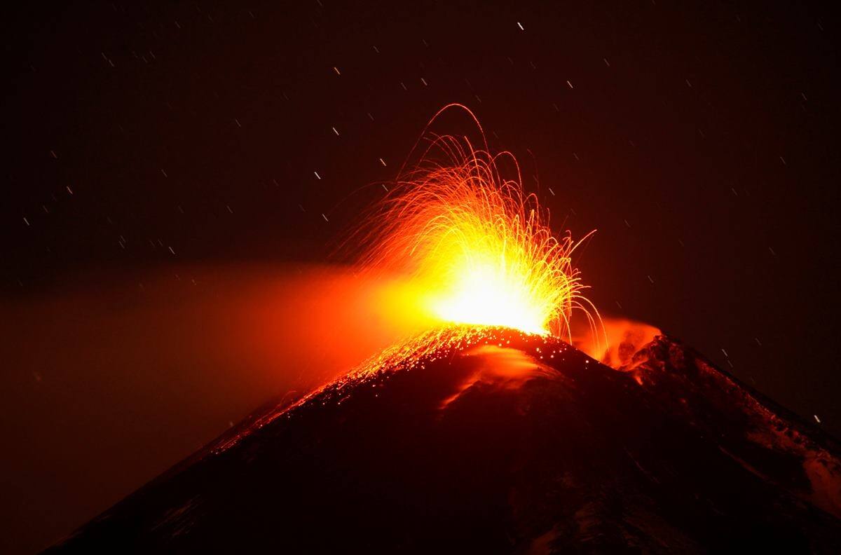 ¡Impresionante! Volcán "Etna" entra de nuevo en erupción en Italia; cierran aeropuerto