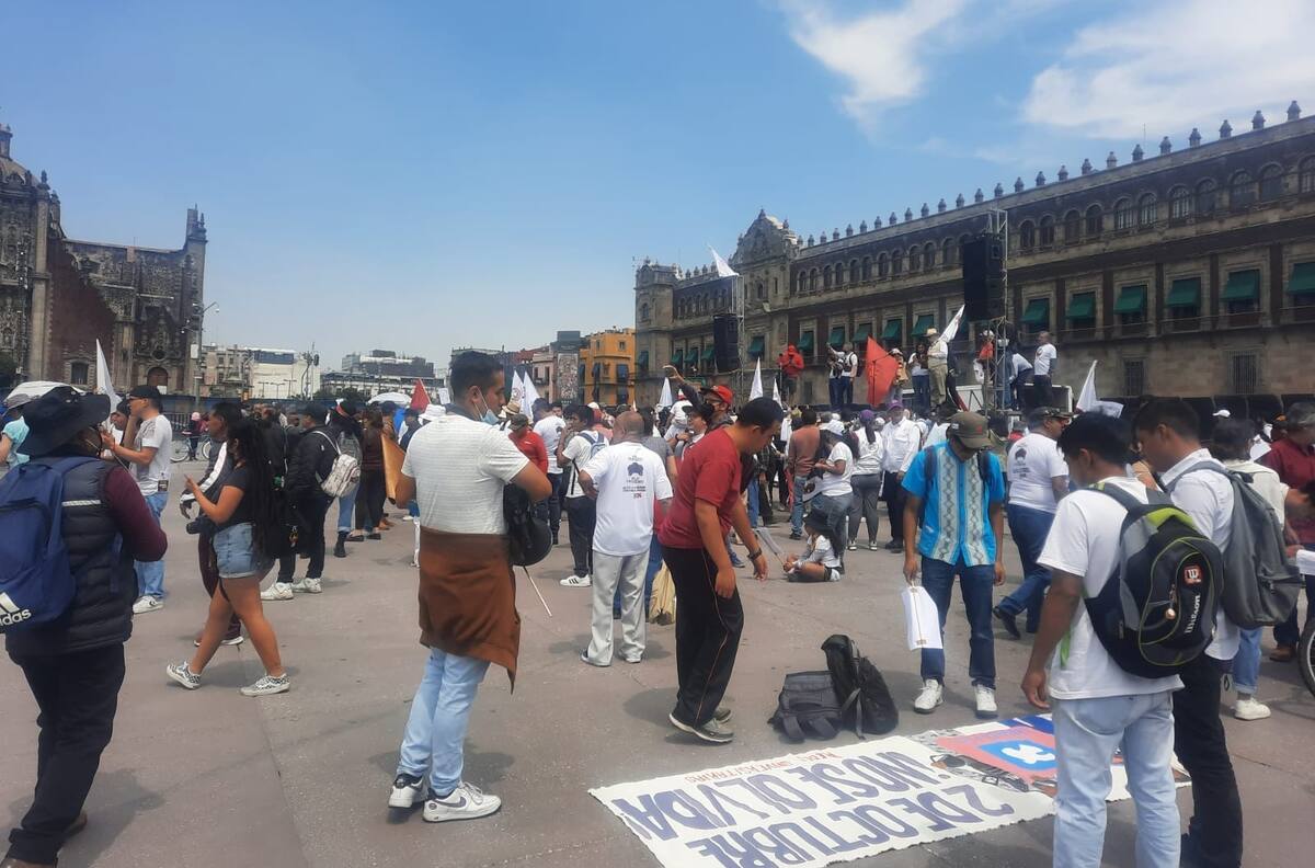 VIDEO | Encapuchados intentan atacar Palacio Nacional