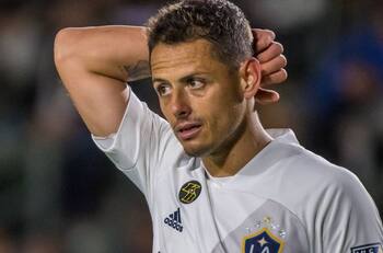 Chicharito Hernández no será considerado por el Tata Martino a pesar de la lesión de Pulido