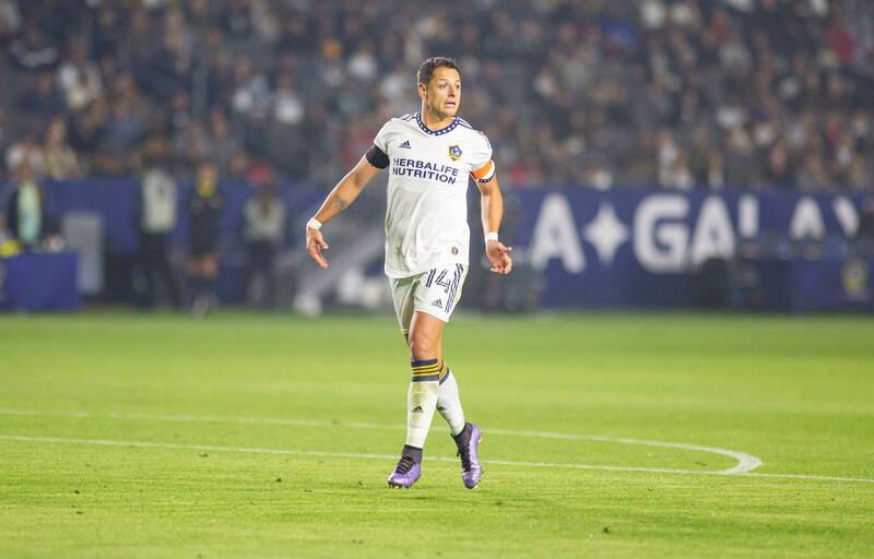 El mexicano Javier 'Chicharito' Hernández de LA Galaxy, en una fotografía de archivo. EFE/Armando Arorizo