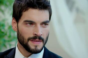 "Hercai": ¿Por qué Akin Akinözü se peleó con un miembro de la producción?"