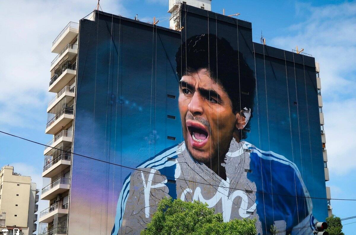 Así luce el mural monumental de Diego Armando Maradona en Buenos Aires