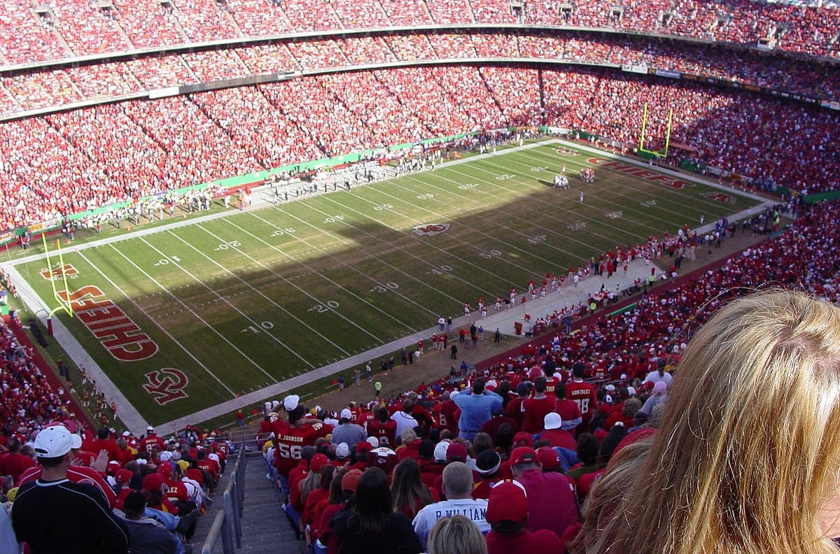 Chiefs, 49ers y Rams principales favoritos en semana 1 de NFL