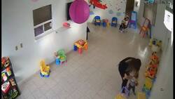 VIDEO: Exhiben a directora de guardería por maltrato infantil
