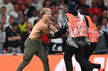 UEFA investigará FA por disturbios en Wembley