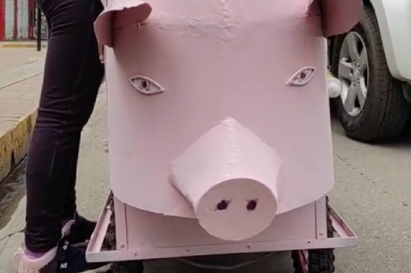 Vendedora de chicharrones en Perú se hace viral.