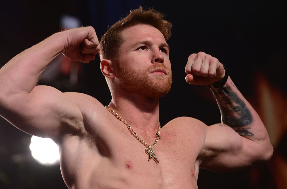 El himno en la pelea de "El Canelo" sale libre de controversias