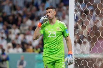 Bayern Munich niega llegada de ‘Dibu’ Martínez y otros dos nombres salen a la luz