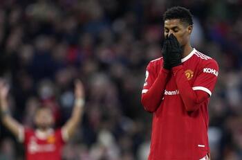 Manchester United y Leicester City se repartieron unidades en la Premier League