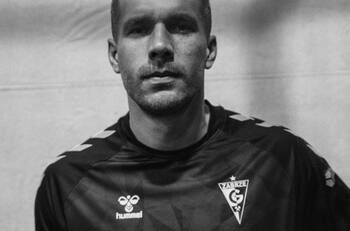 Corazones rotos en Querétaro: Podolski pone fin a la ilusión de los seguidores de Gallos Blancos