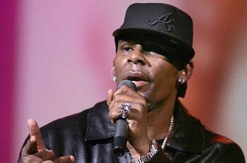 R Kelly se queda sin canales en YouTube; son retirados tras condena por tráfico sexual