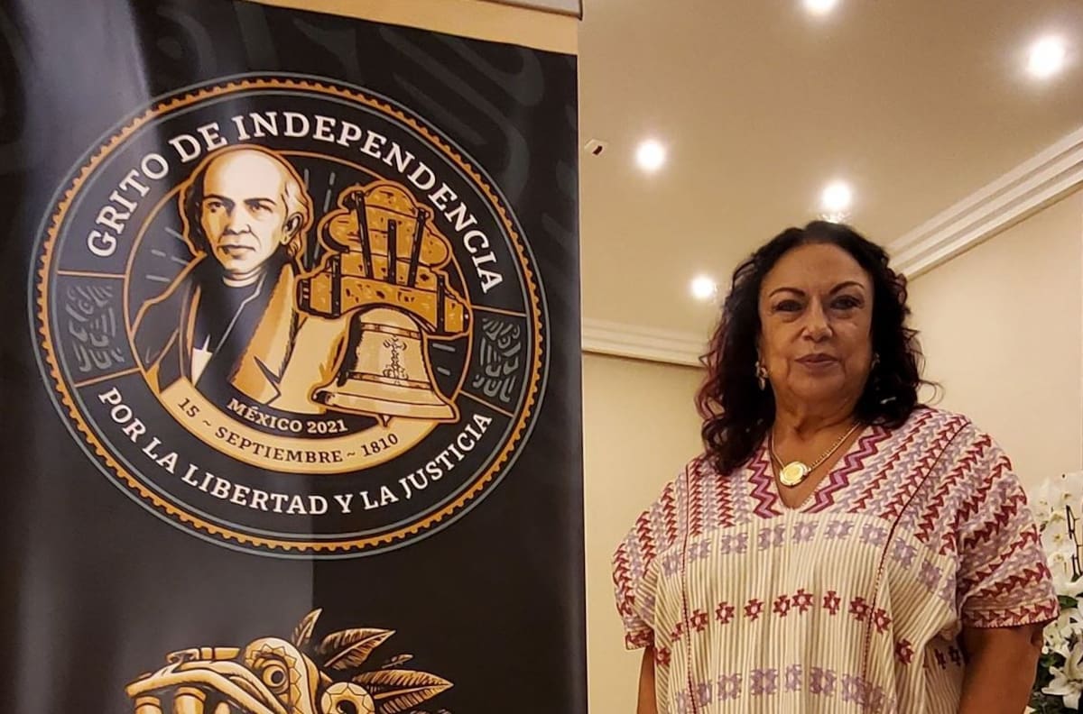 “Viva López Obrador”, cónsul Isabel Arvide desata polémica por arenga dedicada a AMLO