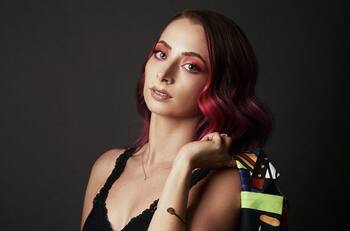 YosStop regresa a las redes sociales con un regalo de amor a su madre