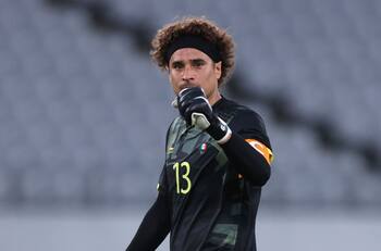 Guillermo Ochoa denuncia trato preferencial a la selección de Japón