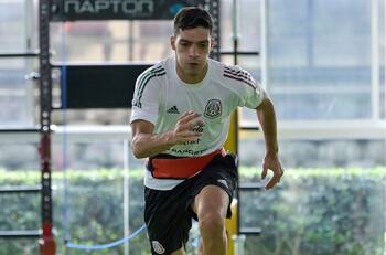 Manuel Lapuente elegiría siempre a Raúl Jiménez por encima de Funes Mori