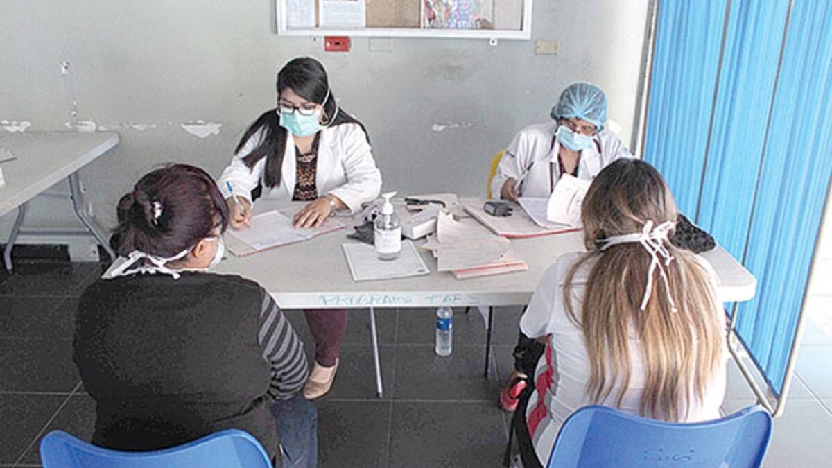 Consultorios y farmacias atienden a jóvenes y niños, principales pacientes con Covid