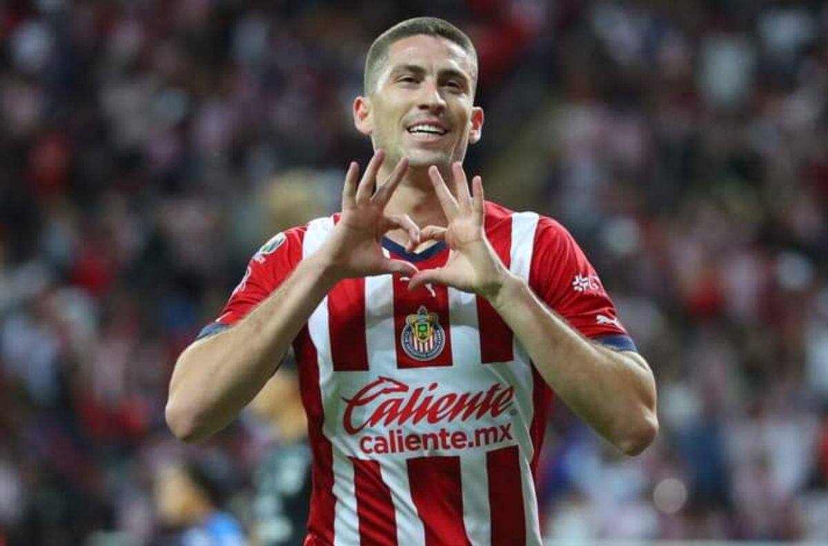 No lo quieren en Chivas y Pumas levanta la mano por Santiago Ormeño