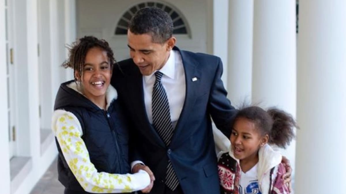 Barack Obama cancela su fiesta de 60 años, pero así lo festeja el mundo entero