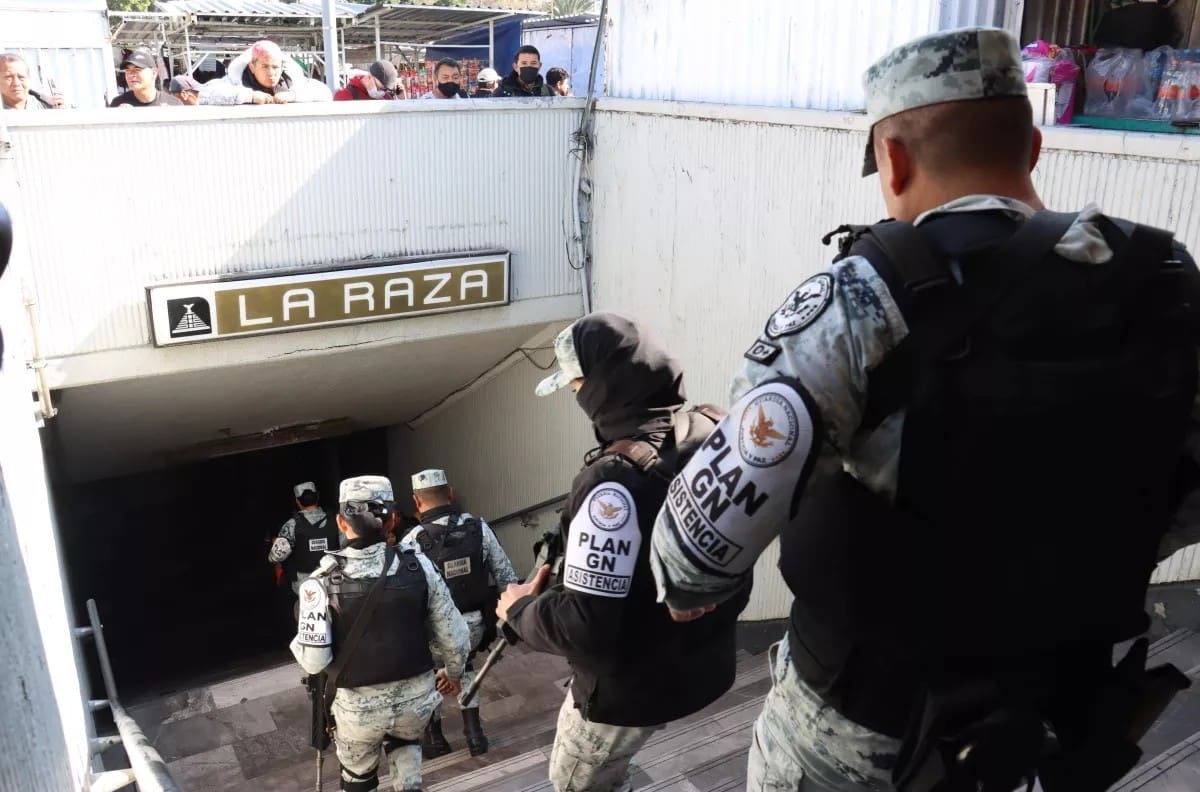 Guardia Nacional vigilará el Metro de la CDMX y así reaccionan los usuarios en redes sociales