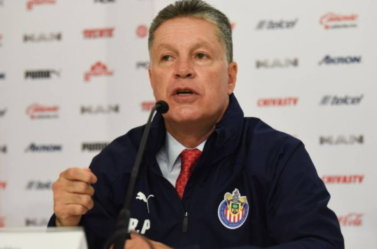 Ricardo Peláez sobre posibles refuerzos: "No cualquiera puede venir a Chivas"