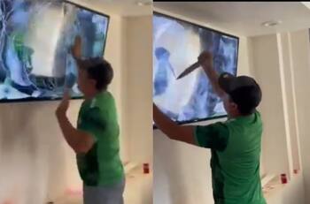 VIDEO| Aficionado se desquita con la tele por los resultados de México, le dio hasta con el cuchillo