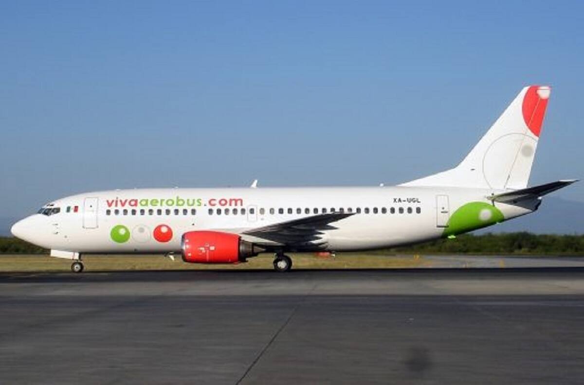 Niño se hace viral por gran educación dentro de un avión | VIDEO